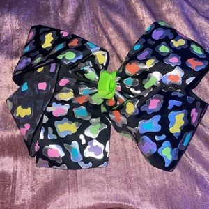 4 different bows all good condition